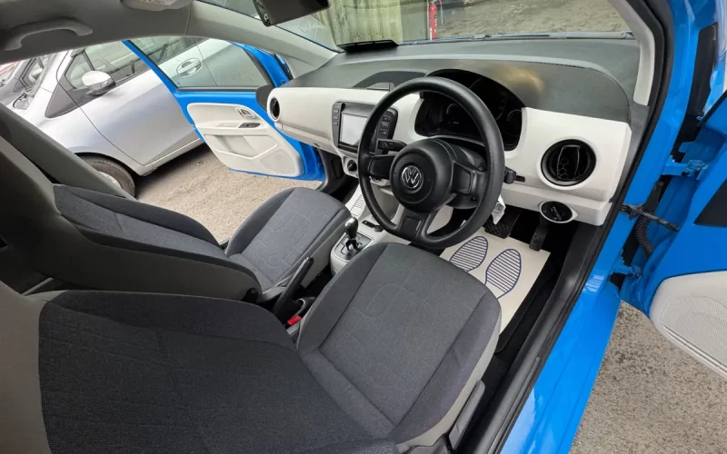 Volkswagen UP 1L Automatic10