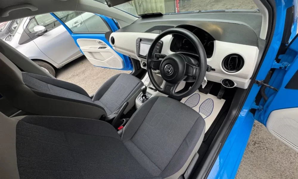 Volkswagen UP 1L Automatic10