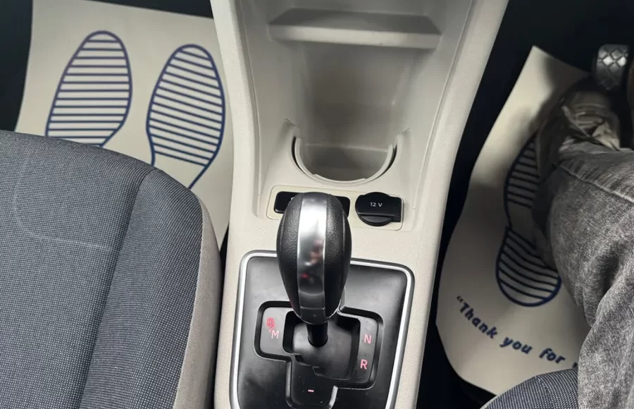 Volkswagen UP 1L Automatic12