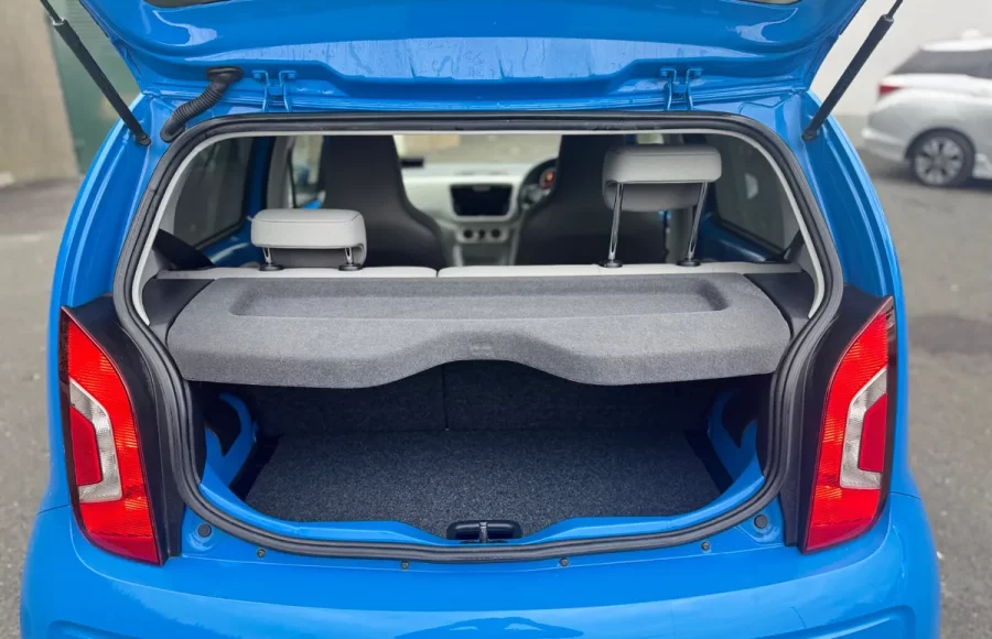 Volkswagen UP 1L Automatic8